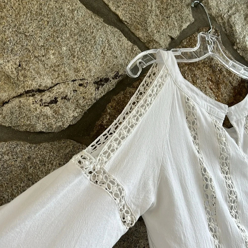 BKEred White Cold Shoulder 3/4 Sleeve Top - Picture 8 of 8